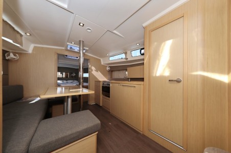 Bénéteau Oceanis 38.1 Reya