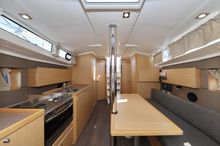 Bénéteau Oceanis 38.1 Reya