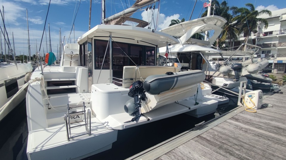 Catana Group Bali 4.1 - 4 + 2 cab. IORA