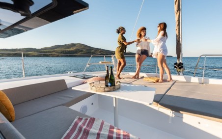 Bali 4.2 | Yacht Charter British Virgin Islands | Travelboat