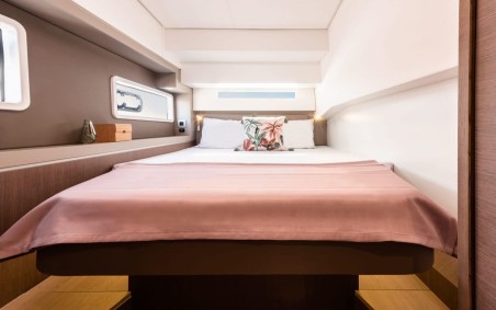 Bali 4.2 | Yacht Charter British Virgin Islands | Travelboat