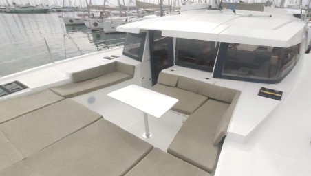 Catana Group Bali 4.2 - 4 + 1 cab. RUM STRUMMER