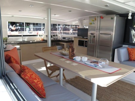 Catana Group Bali 4.3 - 4 + 2 cab. BRYONE