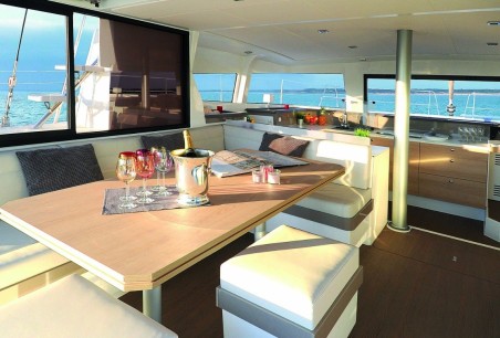 Catana Group Bali 4.3 - 4 + 2 cab. MAHALI