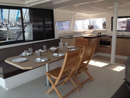 Catana Group Bali 4.3 - 4 + 2 cab. MORGOTH