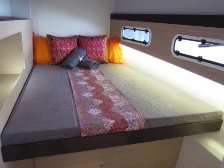 Catana Group Bali 4.3 - 4 + 2 cab. MORGOTH