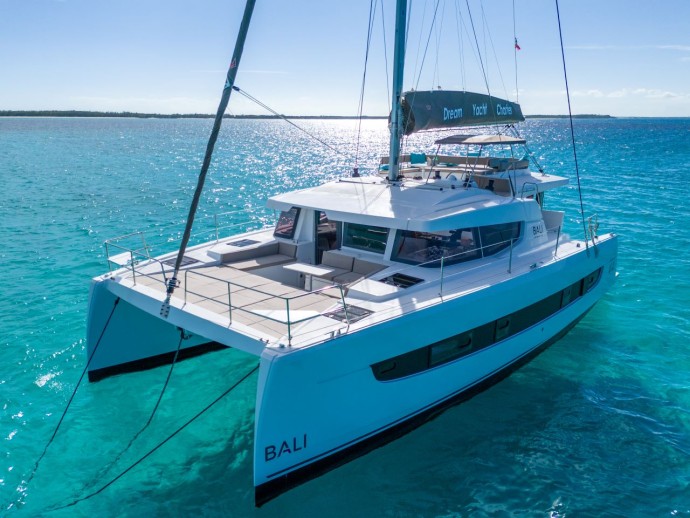 Catana Group Bali 4.4 - 4 + 2 cab. SAGA
