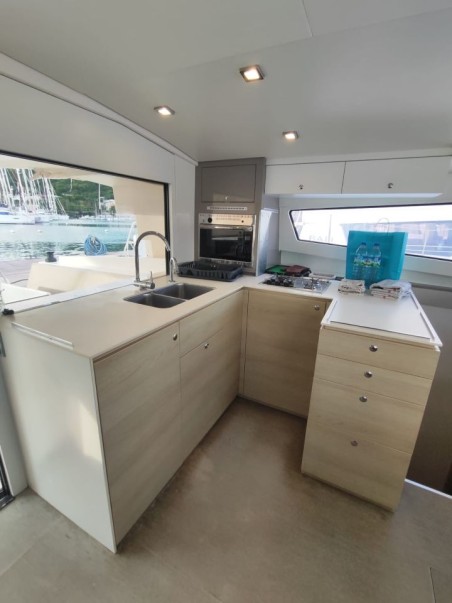 Catana Group Bali 4.5 - 4 + 2 cab. SCHIELE