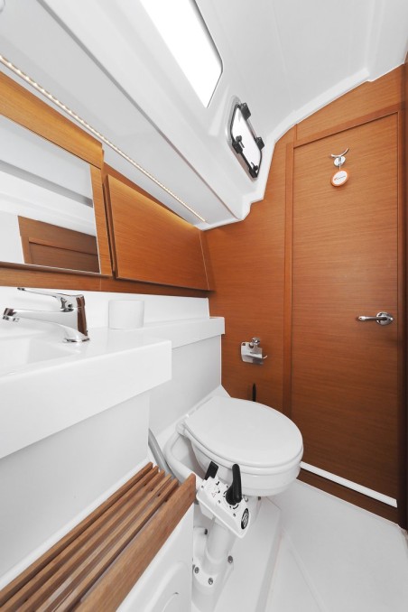 Jeanneau Sun Odyssey 440 - 4 cab. Waka