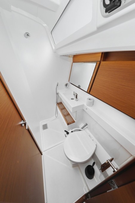 Jeanneau Sun Odyssey 440 - 4 cab. Waka