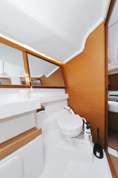 Jeanneau Sun Odyssey 440 - 4 cab. Waka