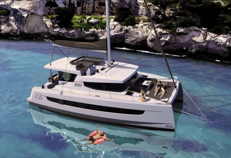 Bali 4.8 | Yacht Charter Seychelles | Travelboat
