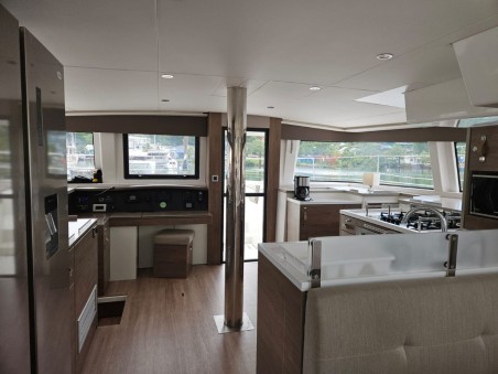 Catana Group Bali 4.8 - 5 + 1 cab ELVIRA