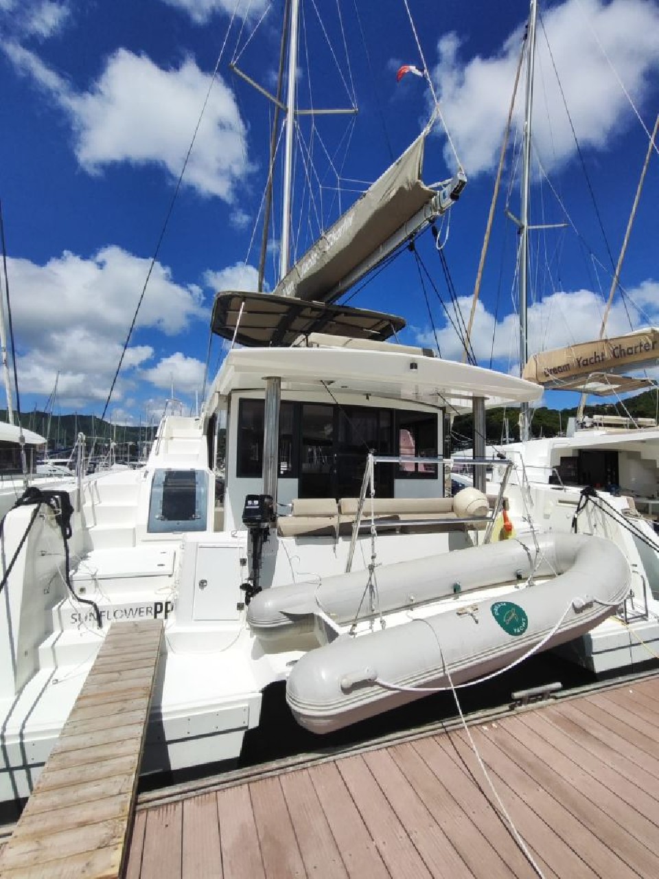 Catana Group Bali 4.8 - 6 cab. SUNFLOWER