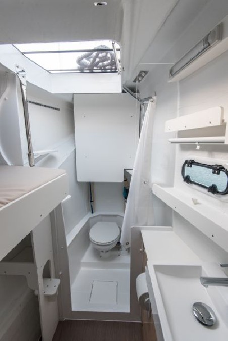 Catana Group Bali 5.4 - 6 + 2 cab. ASTER_DB2