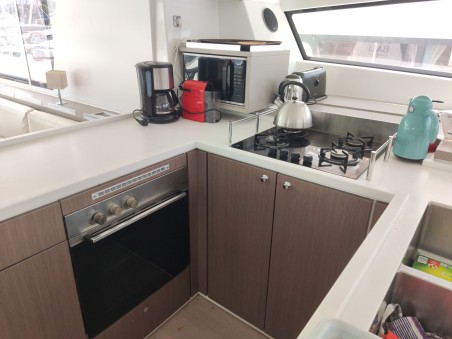 Catana Group Bali 5.4 - 6 + 2 cab. SAPHIR