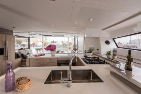 Catana Group Bali 5.4 - 6 + 2 cab. SKADI_DB2