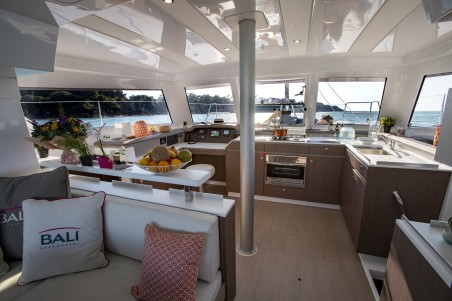 Bali Catspace | Czarter jachtu Karaiby | Travelboat