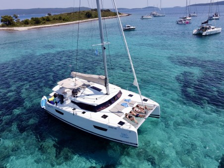 Fountaine Pajot Fountaine Pajot Astrea 42 - 4 + 2 cab. Ocean Allure