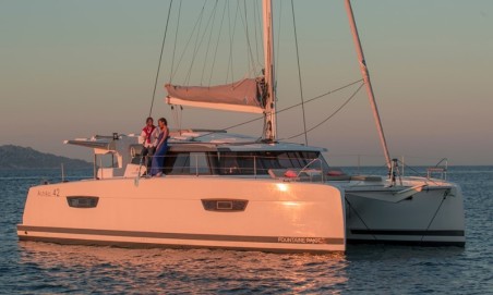 Fountaine Pajot Fountaine Pajot Astrea 42 - 4 + 2 cab. MILE HI L'ATTITUDES