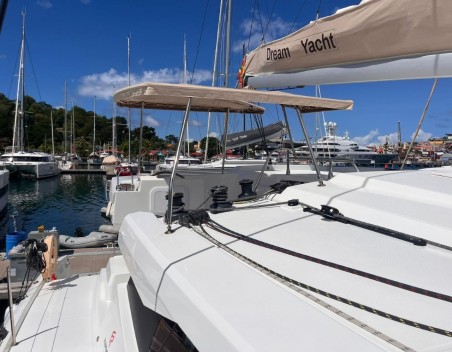 Fountaine Pajot Fountaine Pajot Astrea 42 - 4 + 2 cab. VENT D'ARGUIN