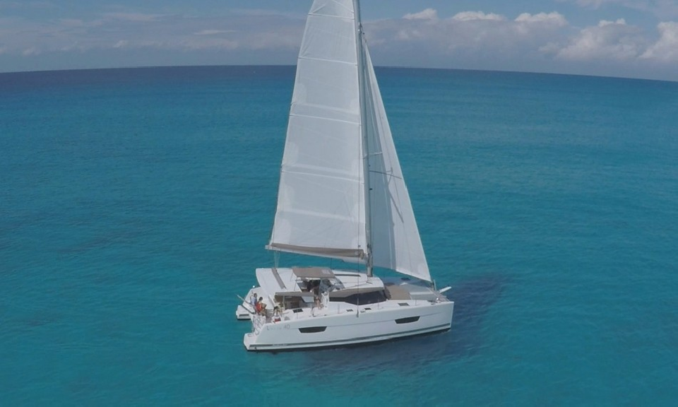 Fountaine Pajot Fountaine Pajot Lucia 40 - 4 cab. AKIALOA