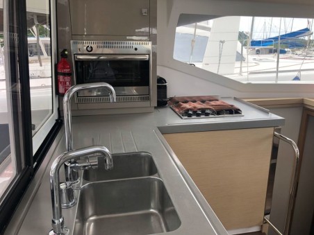 Fountaine Pajot Fountaine Pajot Lucia 40 - 4 cab. FLAMBOYANT