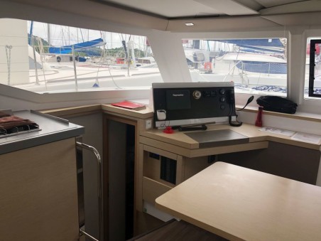 Fountaine Pajot Fountaine Pajot Lucia 40 - 4 cab. FLAMBOYANT