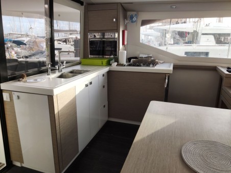 Fountaine Pajot Fountaine Pajot Lucia 40 - 4 cab. HARFANG
