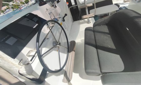 Lagoon-Bénéteau Lagoon 42 - 4 + 2 cab. DAISY