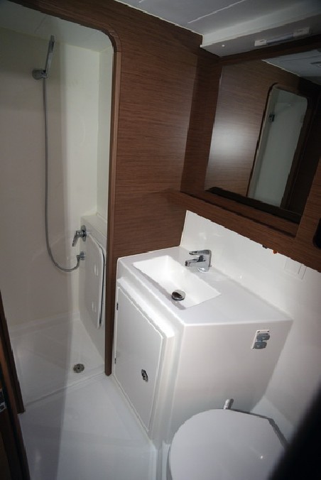 Lagoon-Bénéteau Lagoon 42 - 4 + 2 cab. DREMMWEL