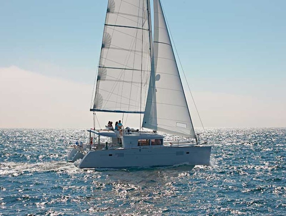 Lagoon 450 F | Yacht Charter Belize | Travelboat