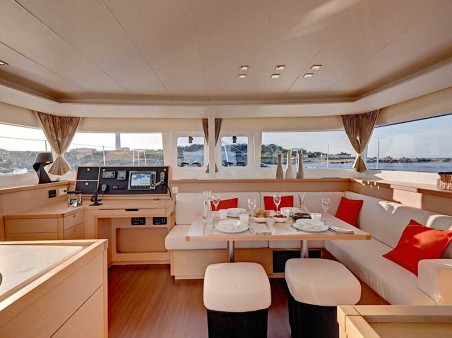 Lagoon 450 F | Yacht Charter Belize | Travelboat