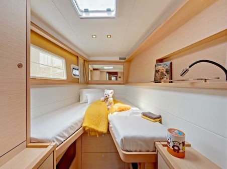 Lagoon 450 F | Yacht Charter Belize | Travelboat