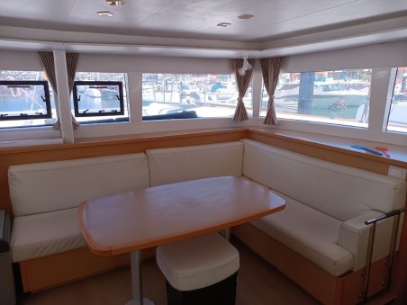 Lagoon-Bénéteau Lagoon 450 F - 4 + 2 cab. NININ