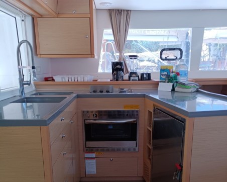 Lagoon-Bénéteau Lagoon 450 F - 4 + 2 cab. NININ