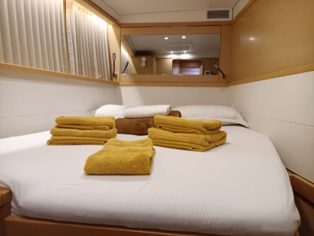 Lagoon-Bénéteau Lagoon 450 F - 4 + 2 cab. NININ