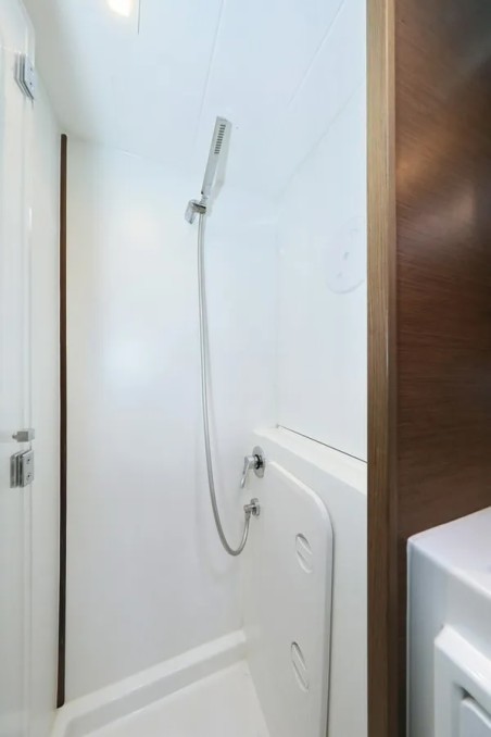 Lagoon-Bénéteau Lagoon 42 - 4 + 2 cab. Lila