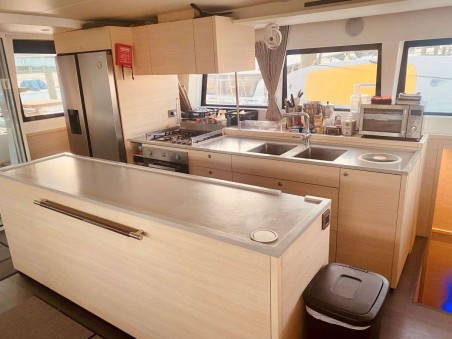 Lagoon 620 | Yacht Charter Bahamas | Travelboat