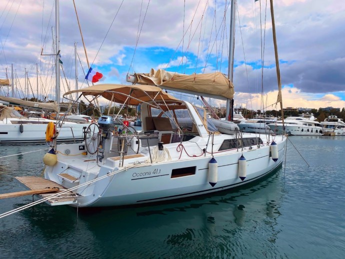 Beneteau Oceanis 41.1 | Yacht Charter Greece | Travelboat