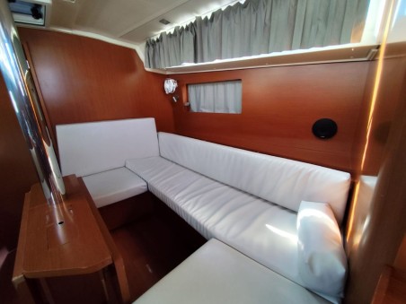 Bénéteau Oceanis 41.1 KESTREL