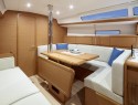 Jeanneau Sun Odyssey 389 PARROT