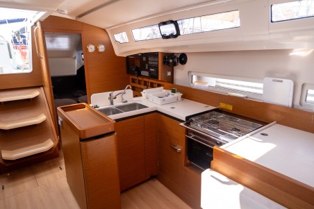 Jeanneau Sun Odyssey 410 | Czarter jachtu Francja | Travelboat