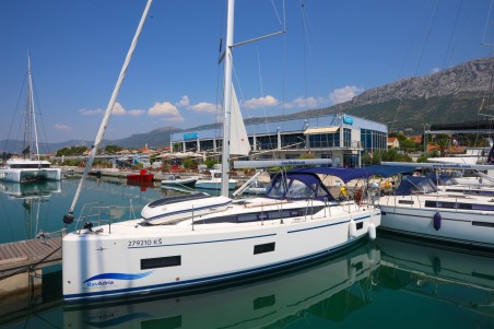 Bavaria Yachtbau Bavaria C38 Pomena