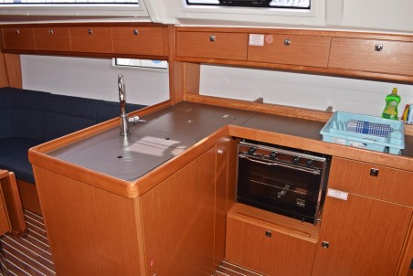 Bavaria Yachtbau Bavaria Cruiser 37 - 3 cab. Zaklopatica