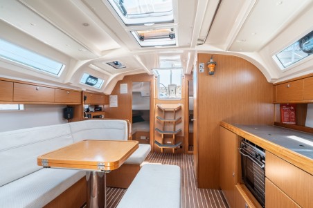 Bavaria Yachtbau Bavaria Cruiser 41 - 3 cab. Alkyoni