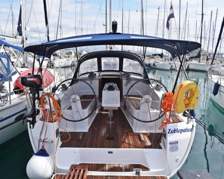 Bavaria Yachtbau Bavaria Cruiser 37 - 3 cab. Šešula