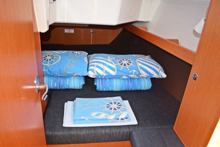 Bavaria Yachtbau Bavaria Cruiser 37 - 3 cab. Šešula