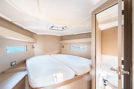 Oceanis 40.1 | Yacht Charter Greece | Travelboat