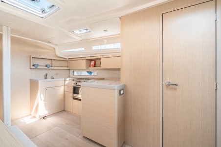 Oceanis 40.1 | Yacht Charter Greece | Travelboat